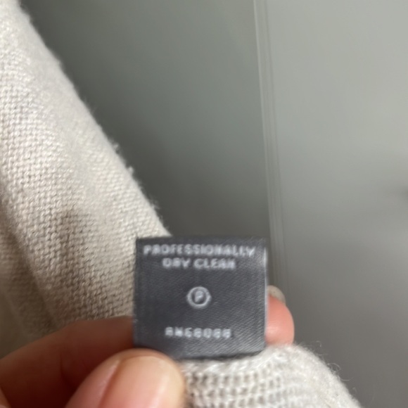 Neiman Marcus The Cashmere Collection/Cardigan - Picture 7 of 8